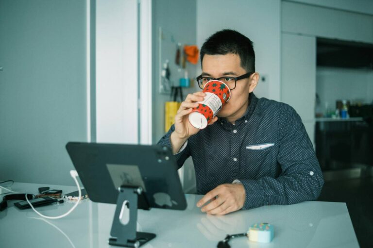 Kako zaštititi oči koje su ceo dan pred ekranom
