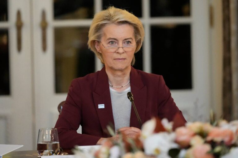 Ursula fon der Lajen: Nova premijerka Japana stvara istoriju